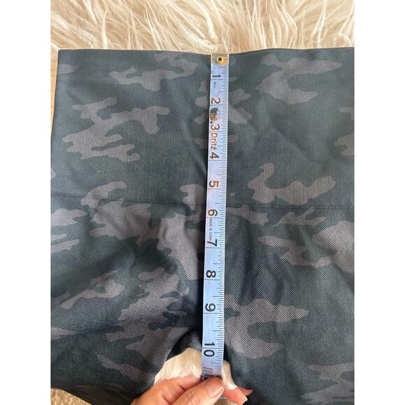 Spanx Women's Camo Seamless Ankle Legging Stretch Pull on Multicolor Size Medium - Picture 10 of 11